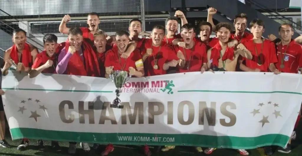 Mannschaftsfoto Jugend Event Campeones 2022