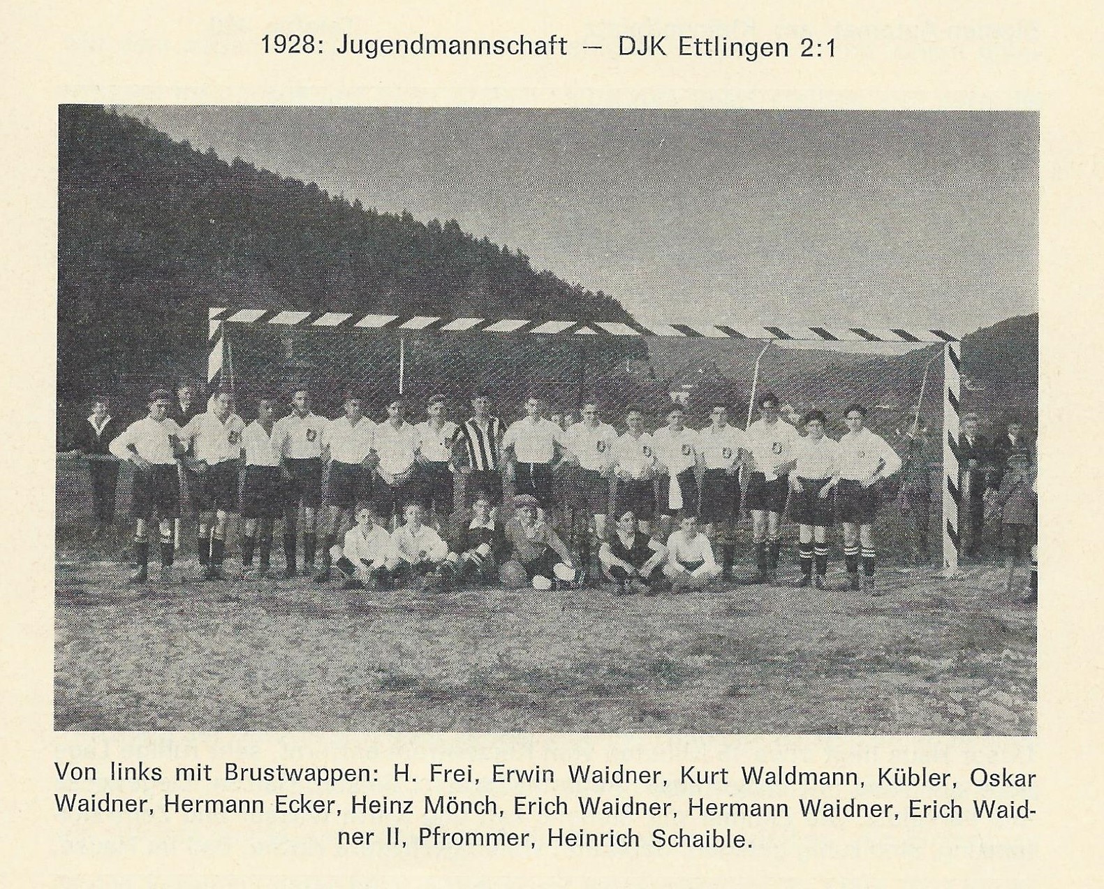 1928: Jugendmannschaft – DJK Ettlingen 2-1 1928: Jugendmannschaft - DJK Ettlingen 2-1